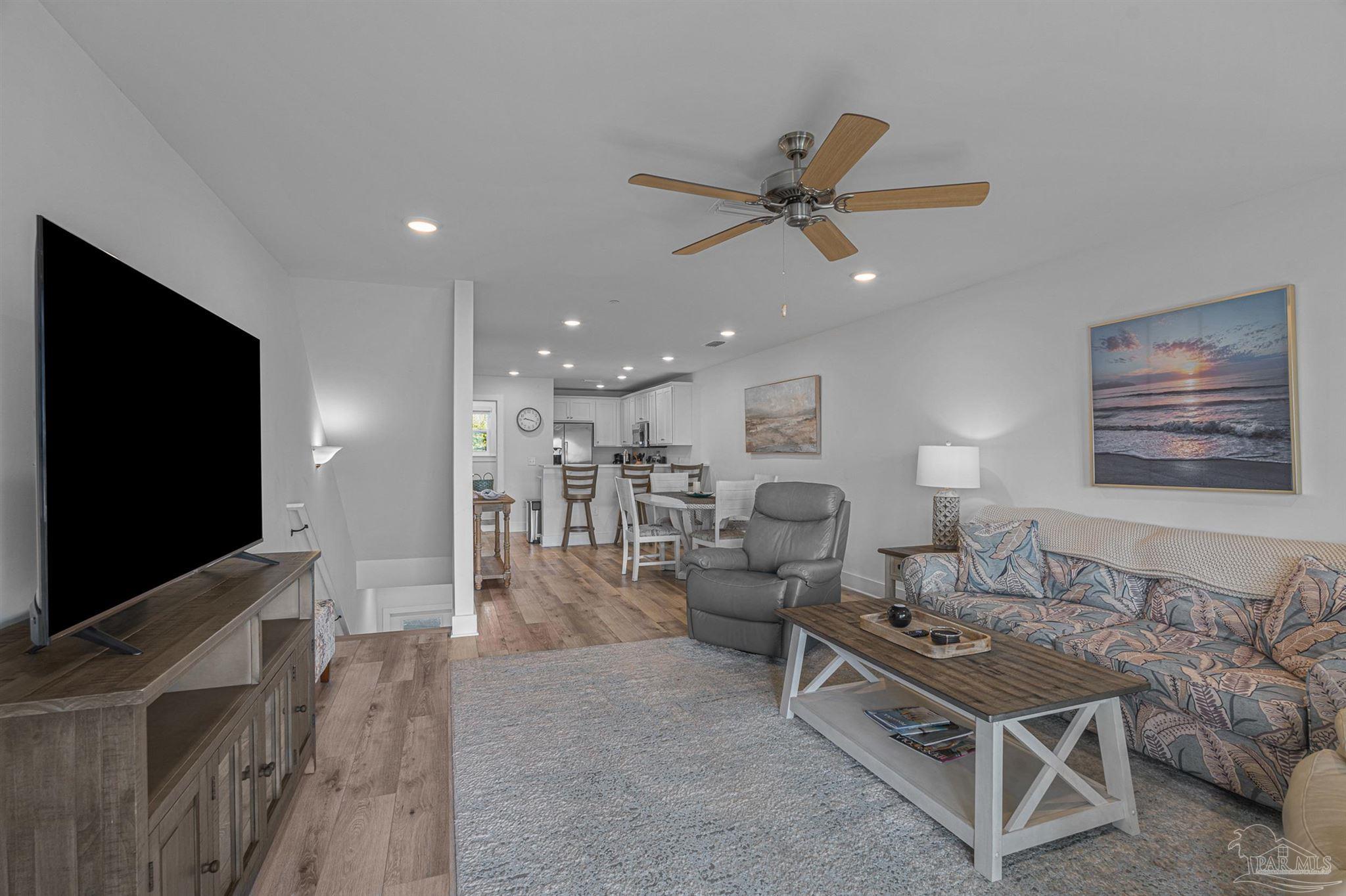 16144 Innerarity Point Road Pensacola, FL 32507 - Photo 9 of 51 Gallery Image 9