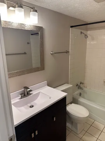 $762,500 | 712 North Golfcrest Road, Normal, IL 61761