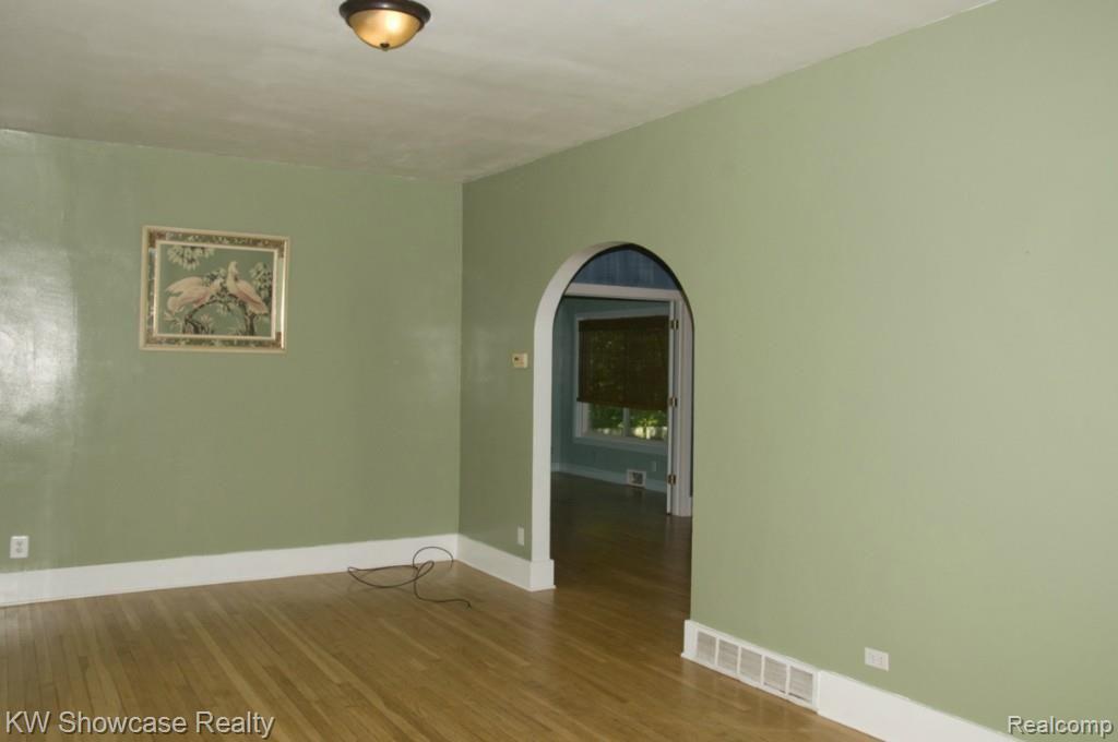 7875 Commerce Road West Bloomfield, MI 48324 - Photo 3 of 26 lr.jpg