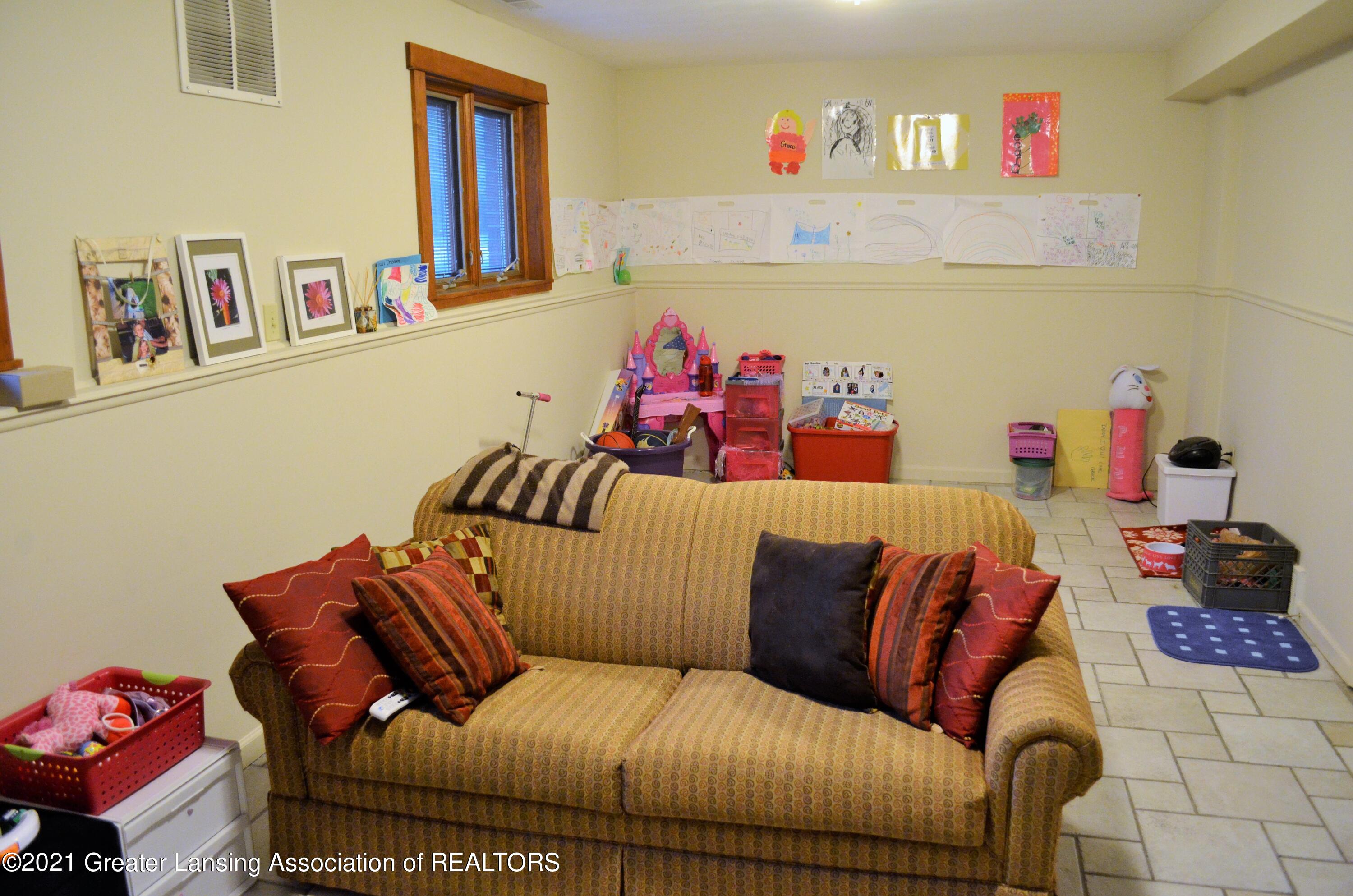 5720 Ridgeway Drive Haslett, MI 48840 - Photo 14 of 37 al's duplex 020