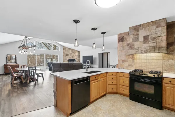 $699,900 | 831 Island Baraboo Wi 53913, Baraboo, WI 53913