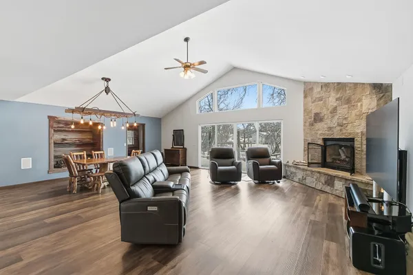 $699,900 | 831 Island Baraboo Wi 53913, Baraboo, WI 53913