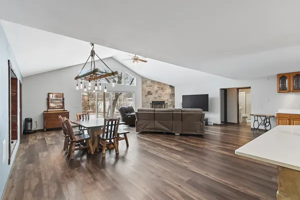 $699,900 | 831 Island Baraboo Wi 53913, Baraboo, WI 53913