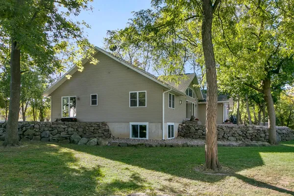 $699,900 | 831 Island Baraboo Wi 53913, Baraboo, WI 53913