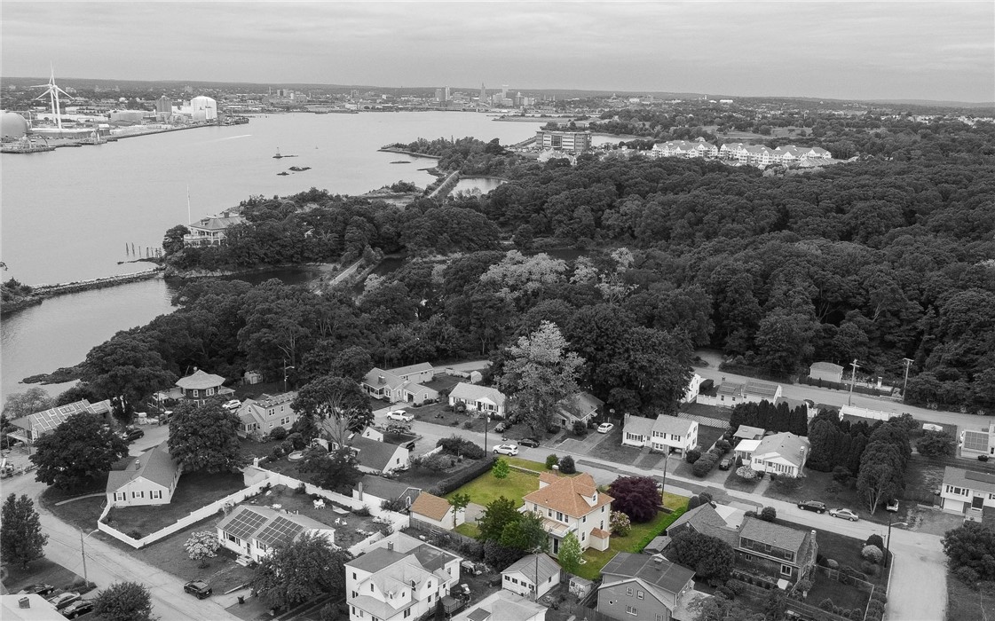 56 Park Road East Providence, RI 02915 - Photo 11 of 48