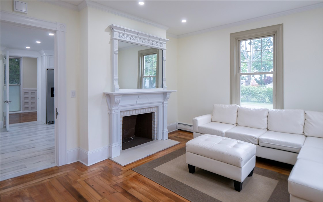 56 Park Road East Providence, RI 02915 - Photo 15 of 48