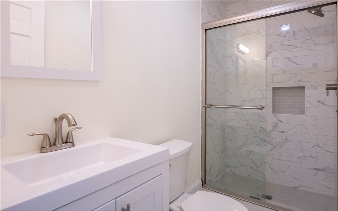 56 Park Road East Providence, RI 02915 - Photo 21 of 48