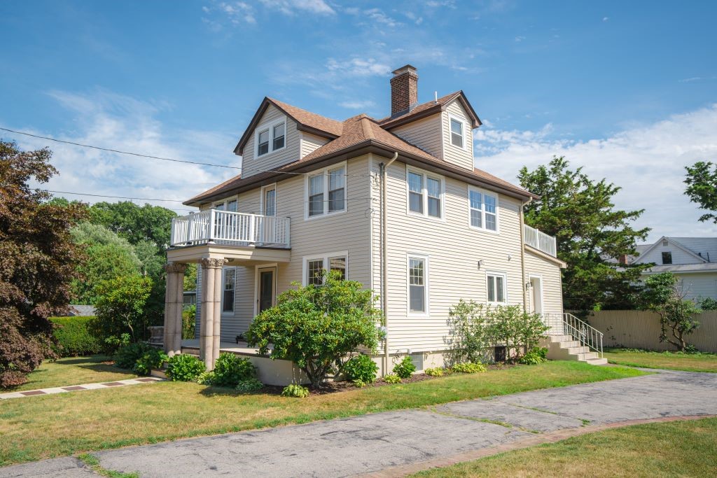 56 Park Road East Providence, RI 02915 - Photo 3 of 48