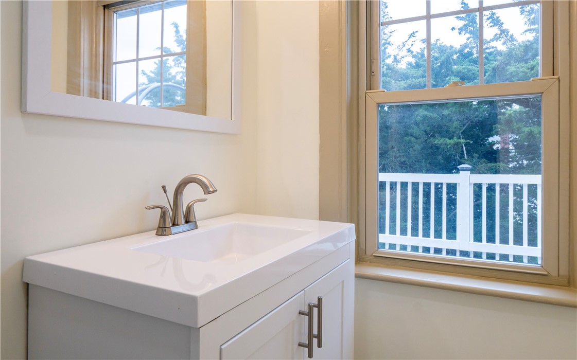 56 Park Road East Providence, RI 02915 - Photo 31 of 48