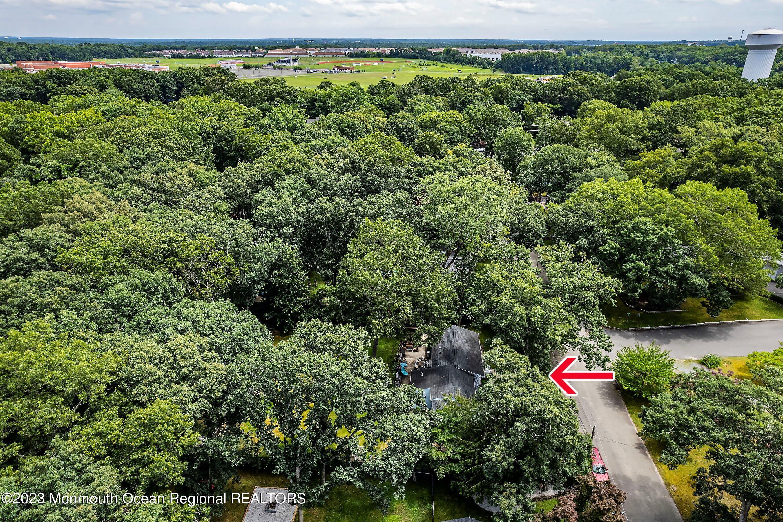 17 Murdock Place Jackson, NJ 08527 - Photo 32 of 34 an aerial view of a house with a yard