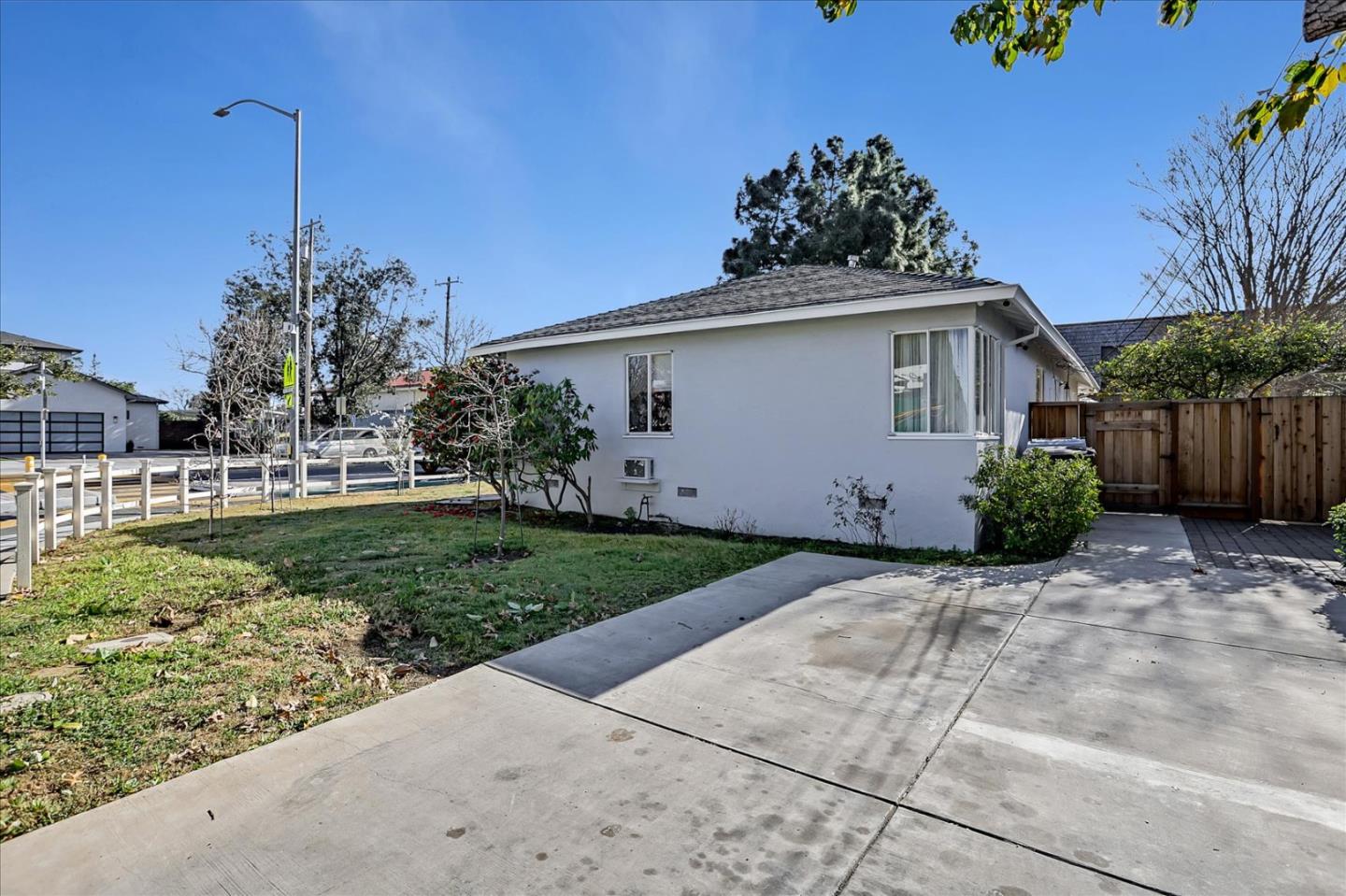 1130 Castro Street Mountain View, CA 94040 - Photo 34 of 37 a front view of a house with garden