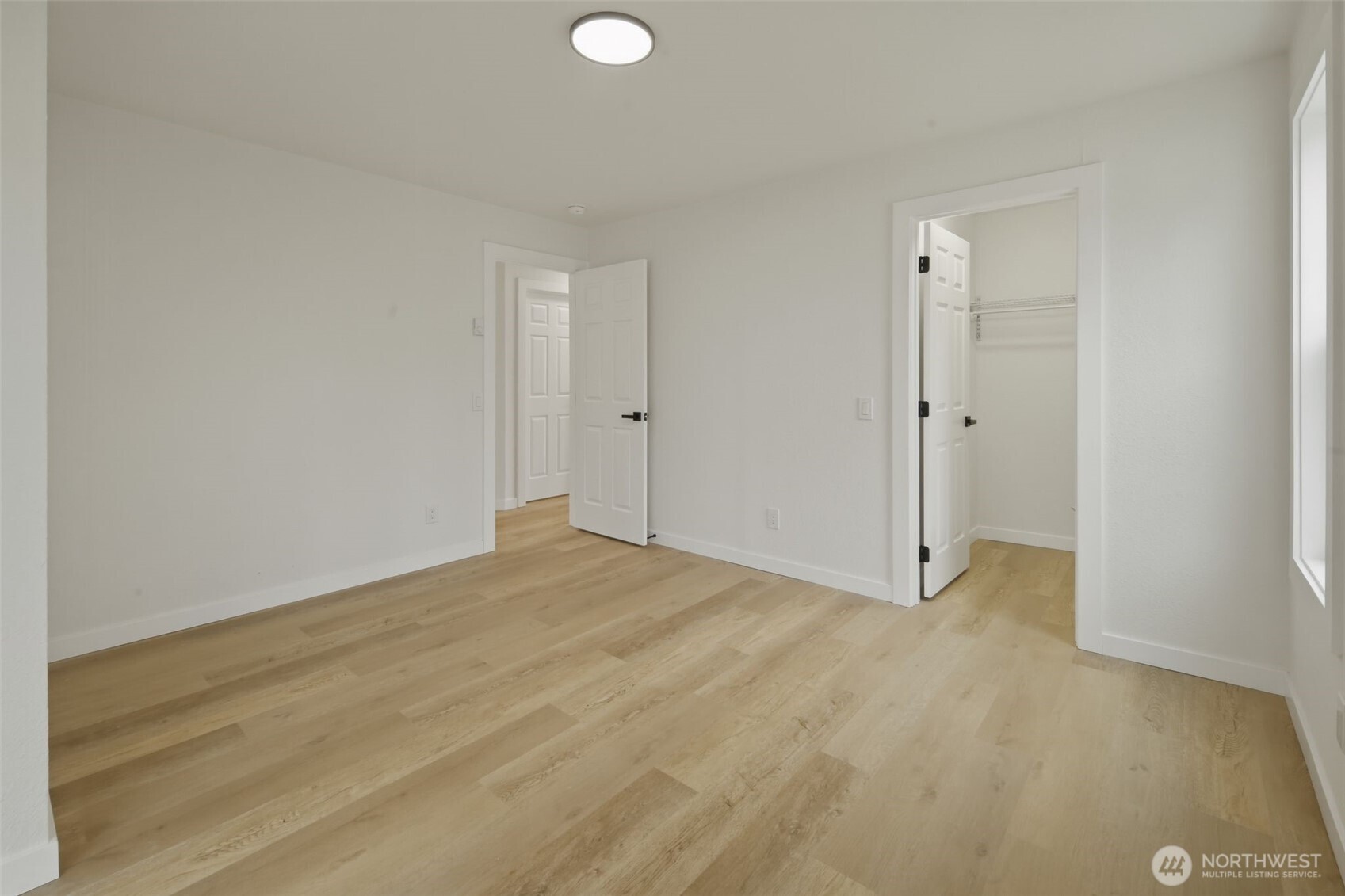 3233 Northeast 12th Street, Unit 201 Renton, WA 98056 - Photo 9 of 16