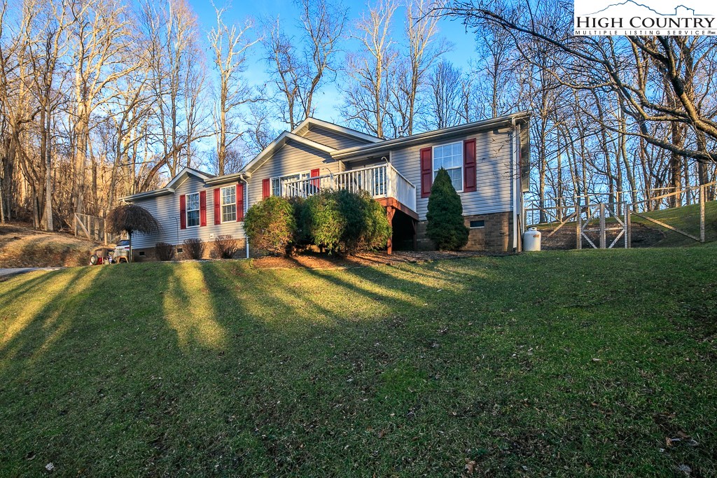 336 Joe Shoemaker Road Vilas, NC 28692 - Photo 3 of 42 Gallery Image 3