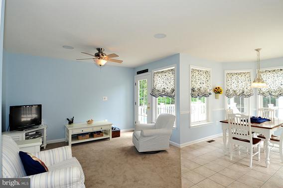 8393 Maryland Road Pasadena, MD 21122 - Photo 14 of 30 Interior (General)