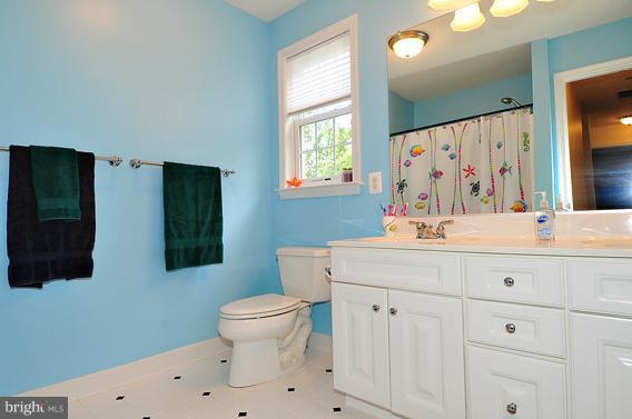 8393 Maryland Road Pasadena, MD 21122 - Photo 22 of 30 Bath