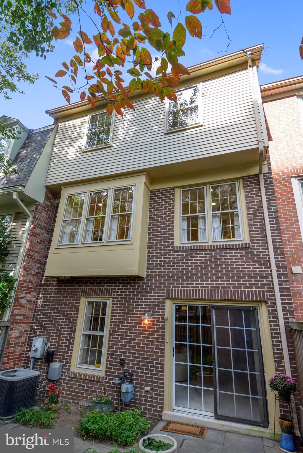1125 Fairview Court Silver Spring, MD 20910 - Photo 26 of 30 Exterior (Rear)