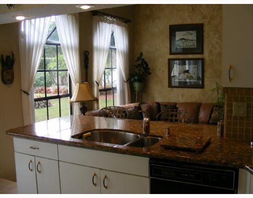 23229 Via Stel Boca Raton, FL 33433 - Photo 3 of 4 Kitchen