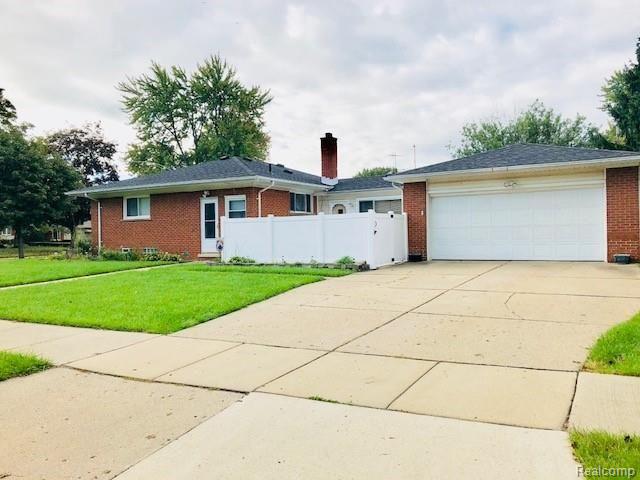 1752 East Longmeadow Road Trenton, MI 48183 - Photo 2 of 21 L SIDE VIEW.jpg