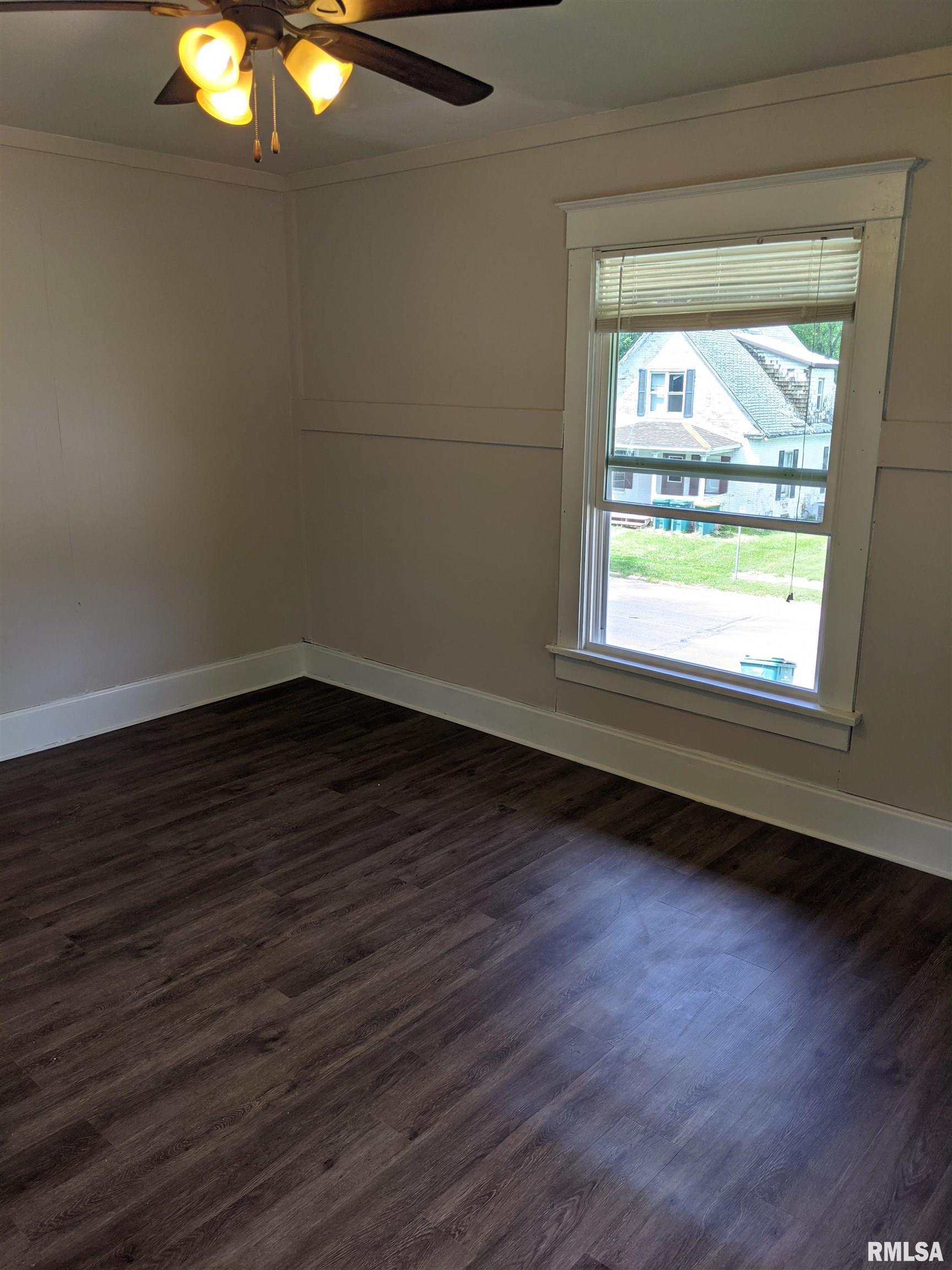 405 West Murray Street Macomb, IL 61455 - Photo 6 of 24