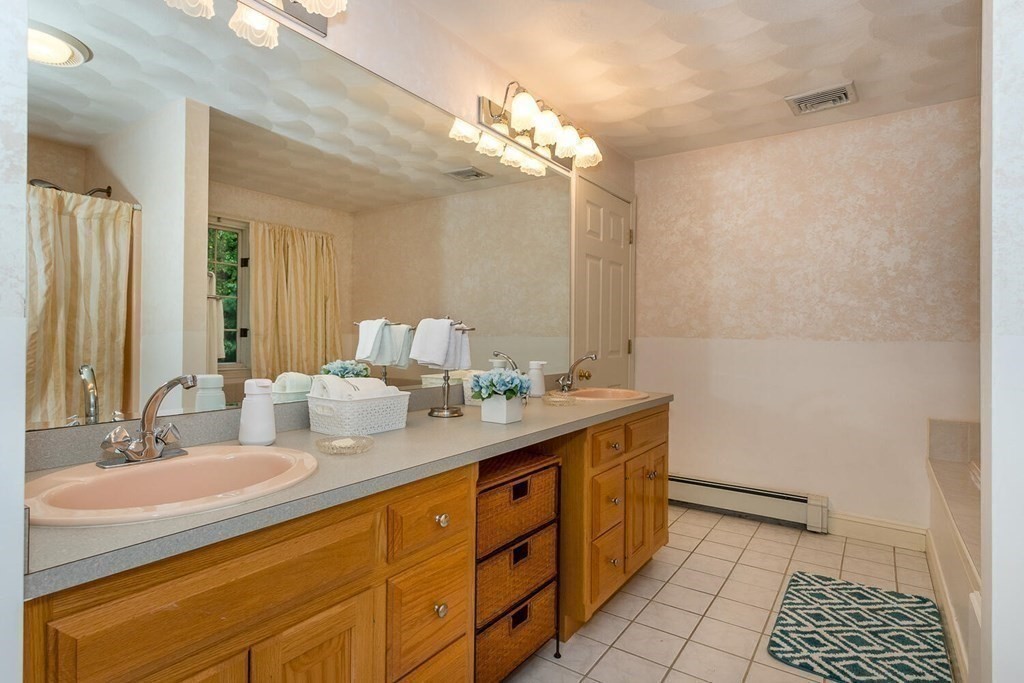 25 York Brook Road Canton, MA 02021 - Photo 17 of 29 Gallery Image 17