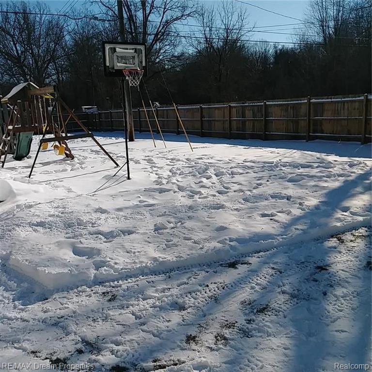 22225 Bohn Road Belleville, MI 48111 - Photo 22 of 28