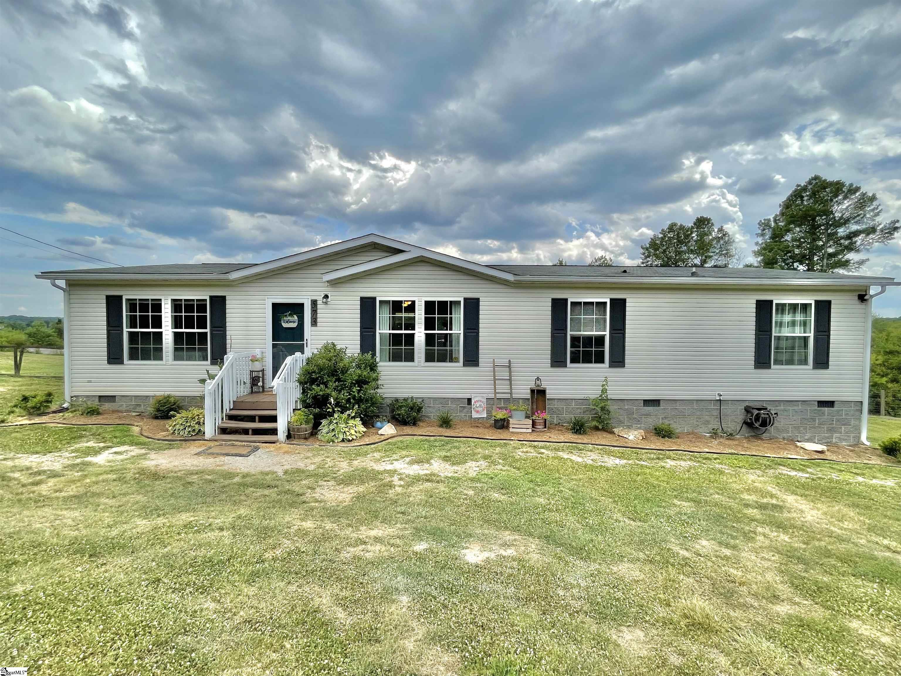 573 Jamison Road Liberty, SC 29657 - Photo 4 of 31