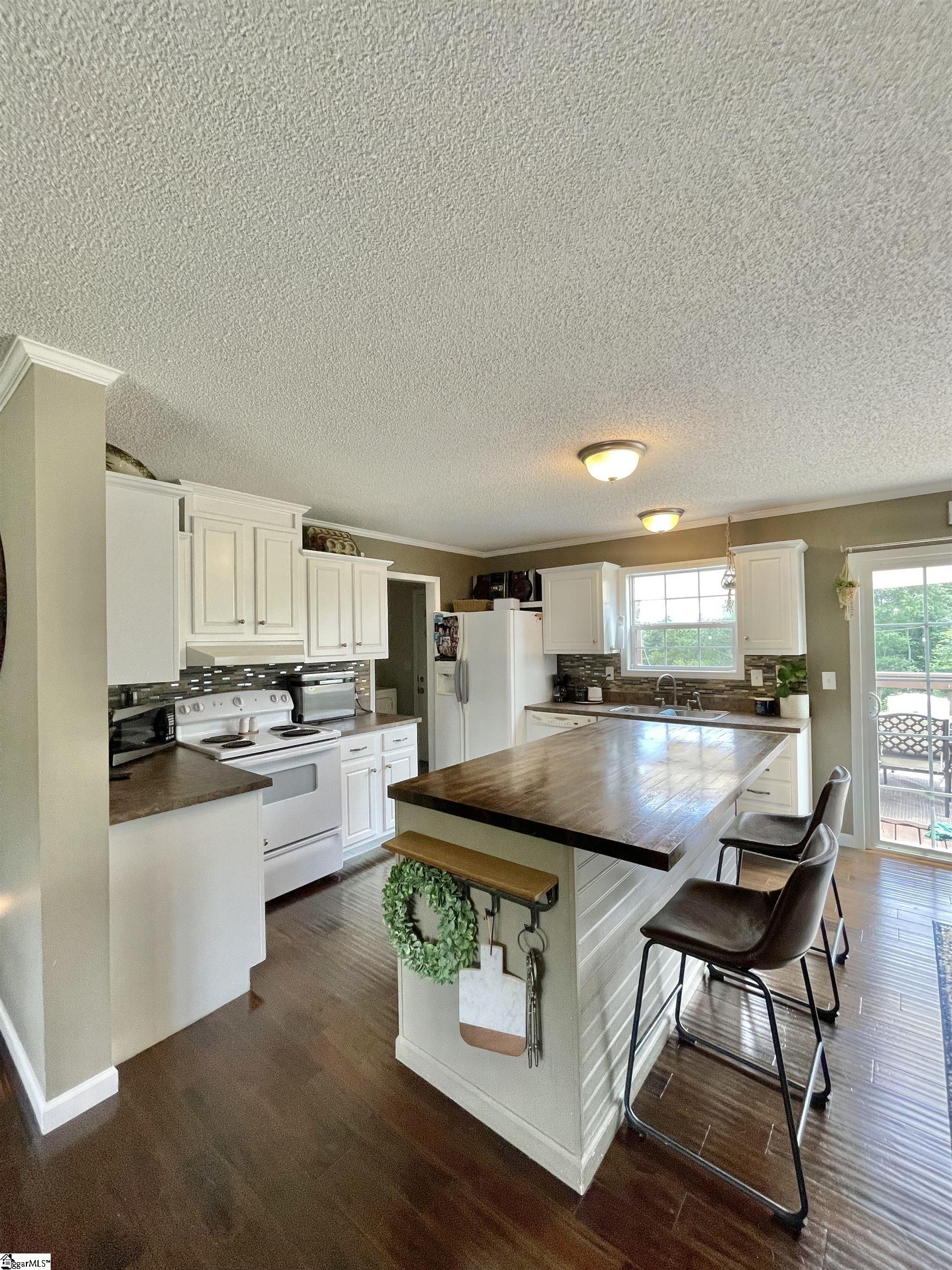 573 Jamison Road Liberty, SC 29657 - Photo 8 of 31
