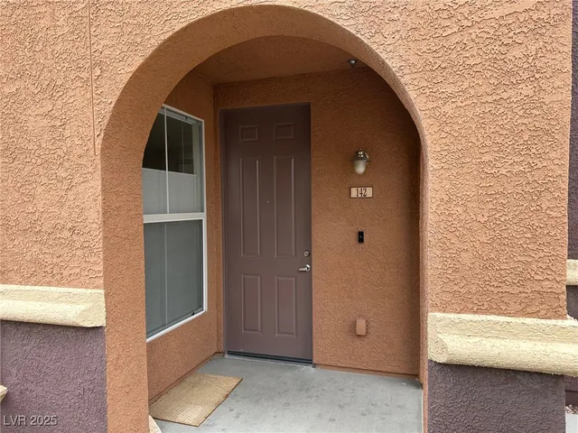 $1,650 | 3975 North Hualapai Way, Unit 142, Las Vegas, NV 89129