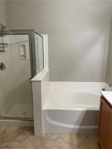 $1,650 | 3975 North Hualapai Way, Unit 142, Las Vegas, NV 89129