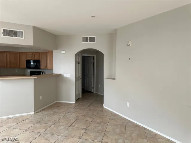 $1,650 | 3975 North Hualapai Way, Unit 142, Las Vegas, NV 89129