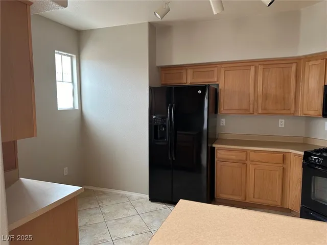 $1,650 | 3975 North Hualapai Way, Unit 142, Las Vegas, NV 89129