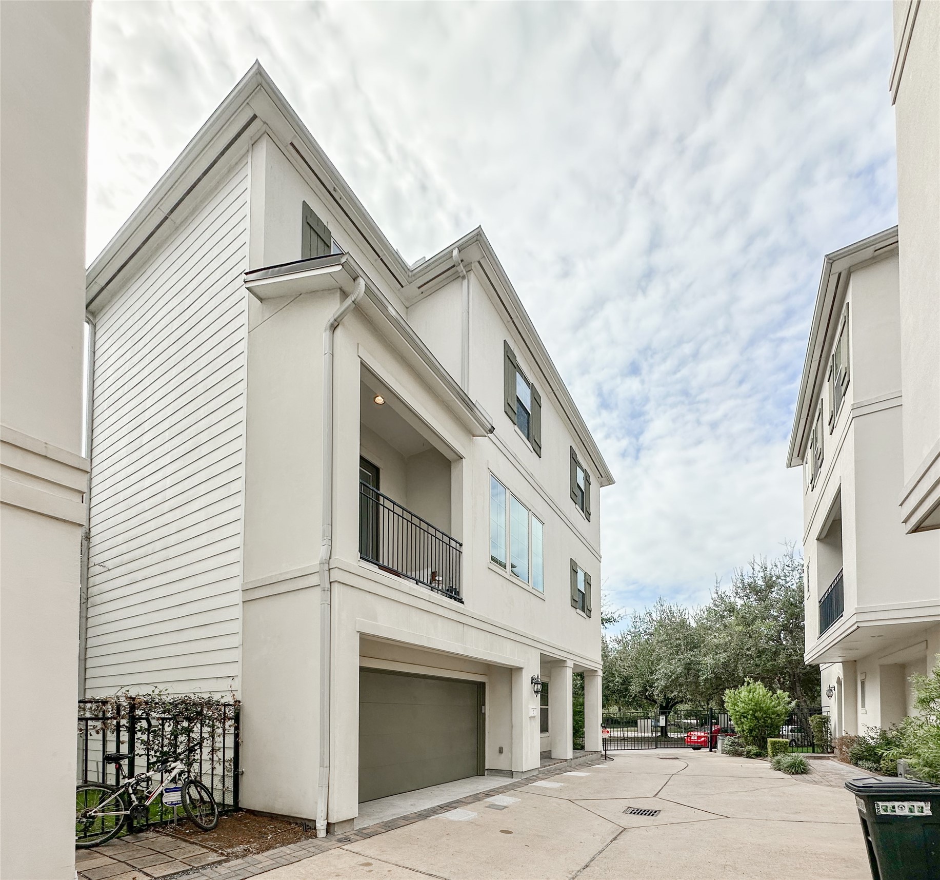 2 Hermann Park Court Houston, TX 77021 - Photo 2 of 43