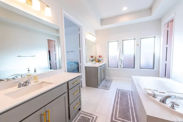 $2,650 | 14336 Apache Wells, San Antonio, TX 78254