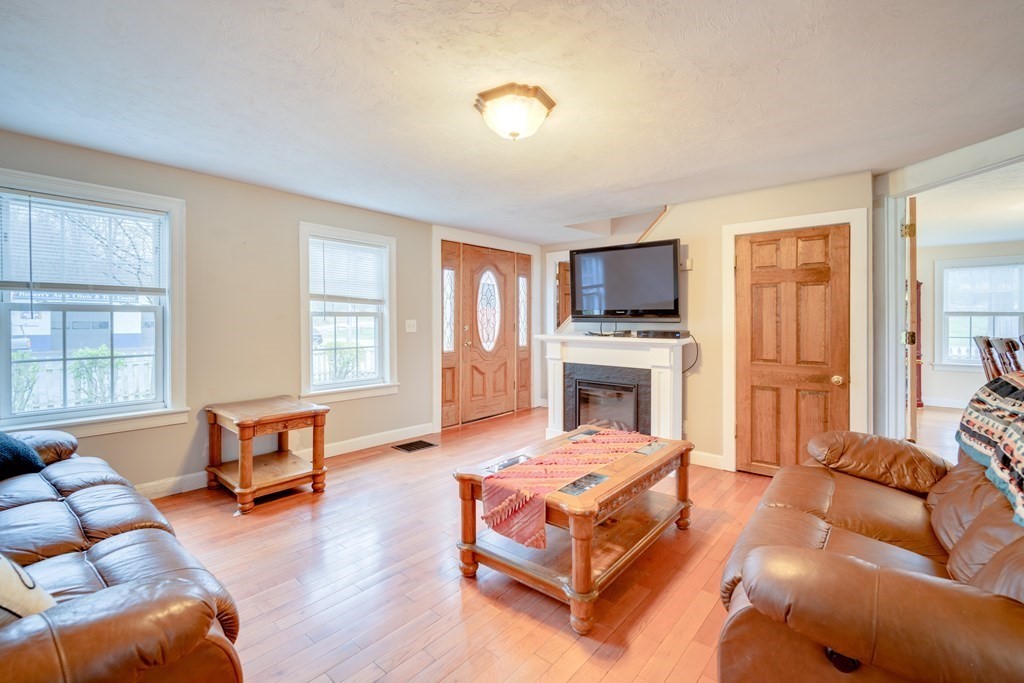 1 Mashapaug Road Holland, MA 01521 - Photo 15 of 36