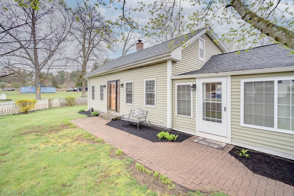 1 Mashapaug Road Holland, MA 01521 - Photo 2 of 36