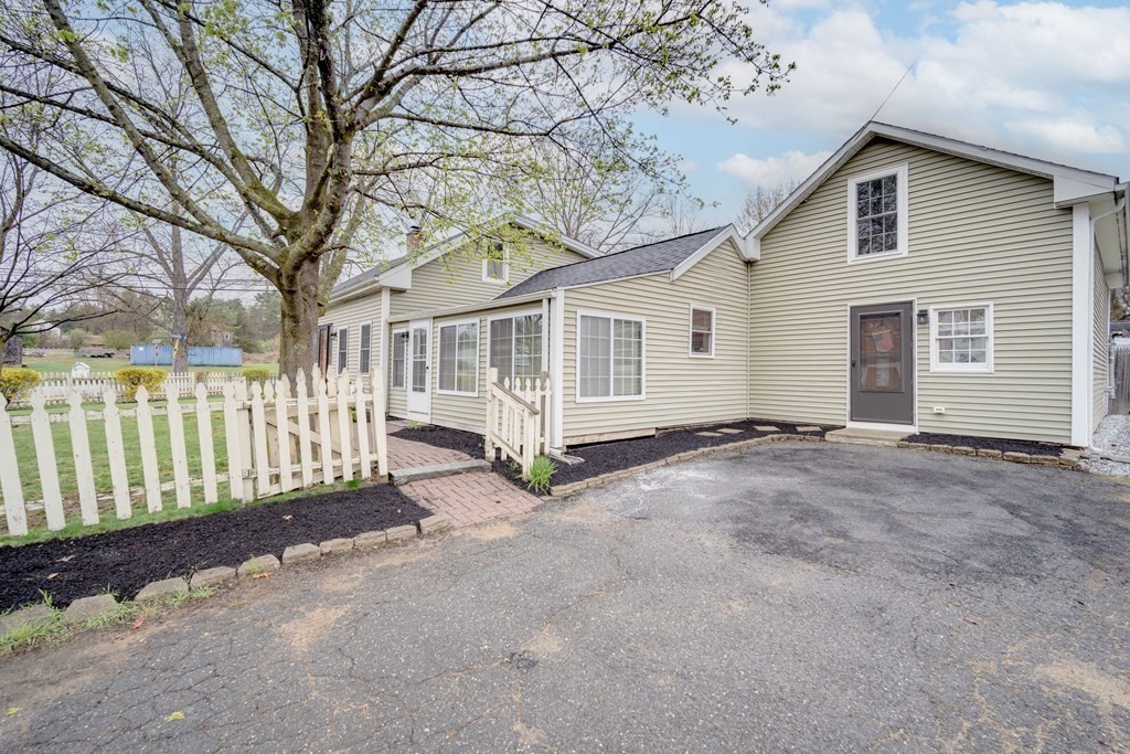1 Mashapaug Road Holland, MA 01521 - Photo 4 of 36