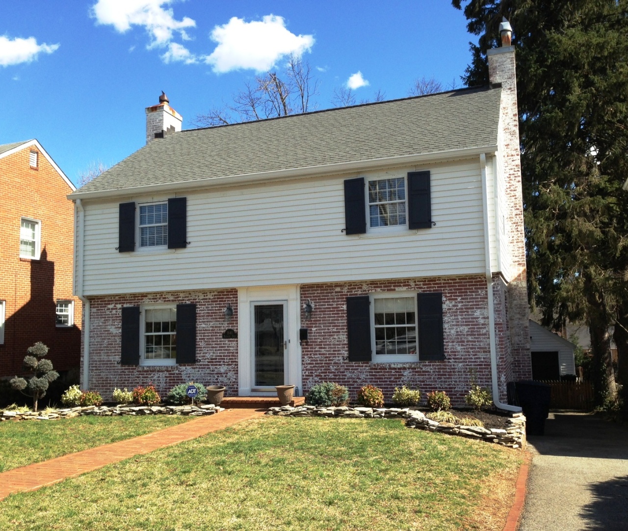 1840 Blenheim Road Southwest Roanoke, VA 24015 - Photo 1 of 35 Front of Home