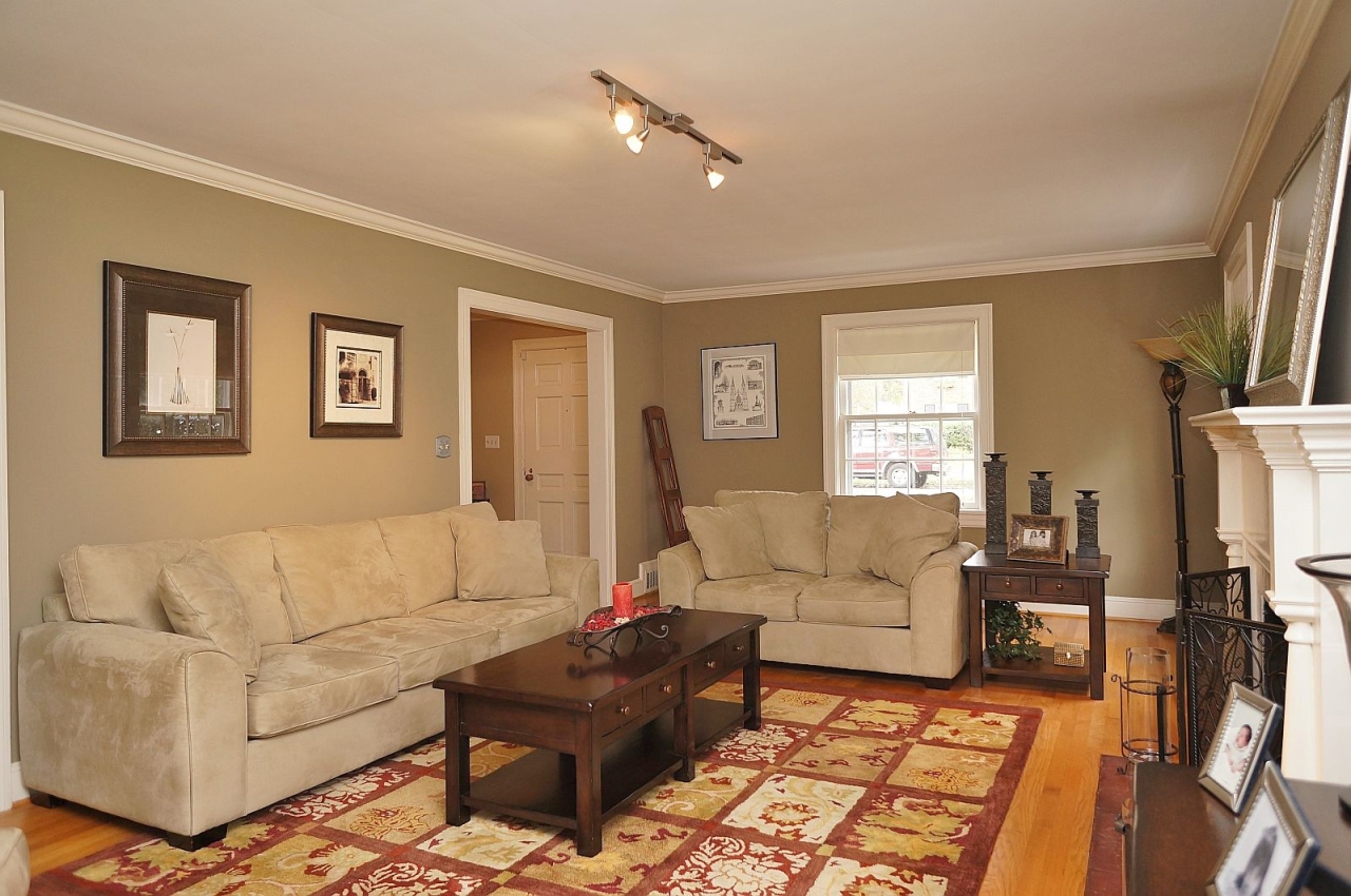 1840 Blenheim Road Southwest Roanoke, VA 24015 - Photo 5 of 35 dsc00372