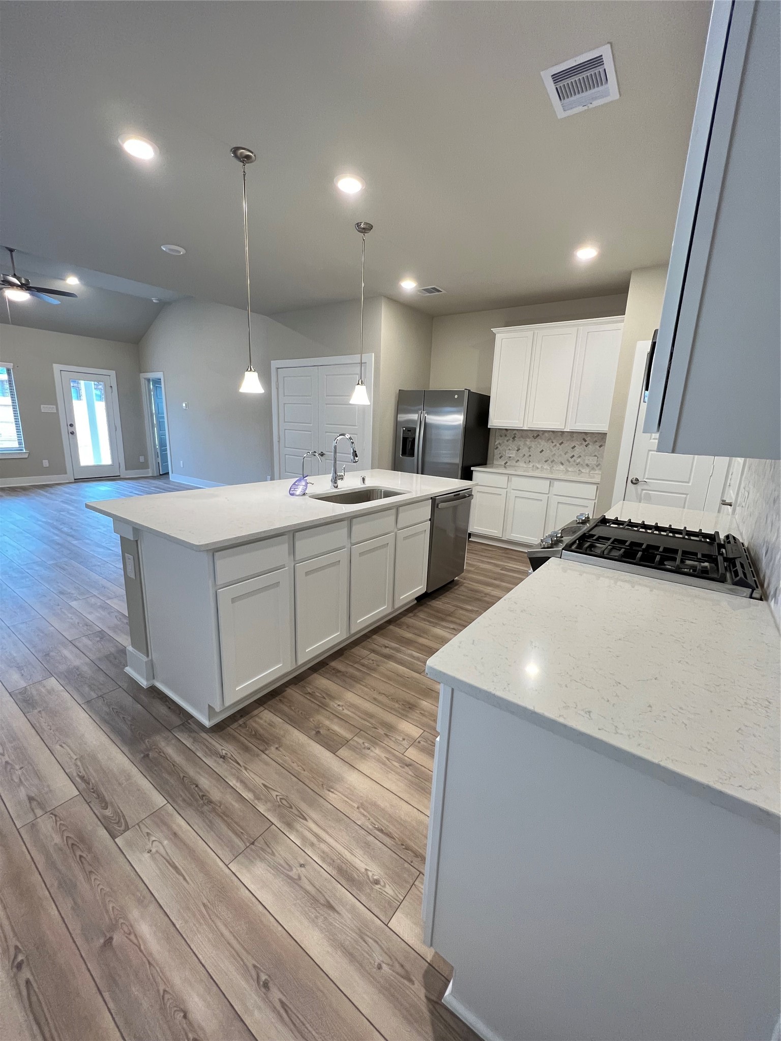 17680 Tree Of Heaven Conroe, TX 77385 - Photo 7 of 40
