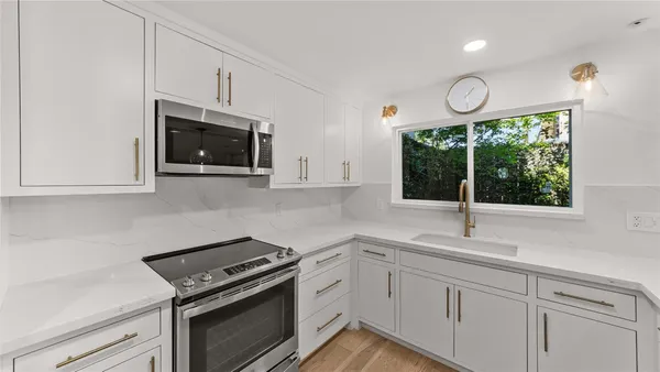 $2,800 | 1914 Augusta Drive, Unit 16, Houston, TX 77057