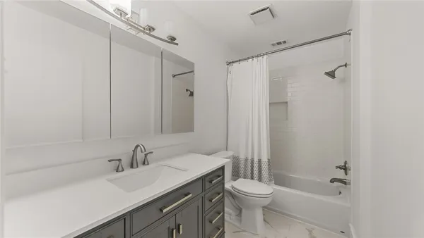 $2,800 | 1914 Augusta Drive, Unit 16, Houston, TX 77057