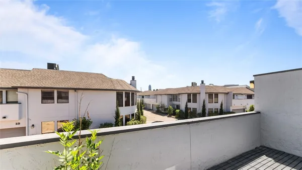 $2,800 | 1914 Augusta Drive, Unit 16, Houston, TX 77057