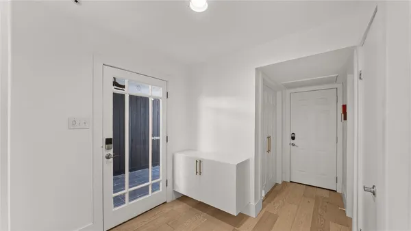 $2,800 | 1914 Augusta Drive, Unit 16, Houston, TX 77057