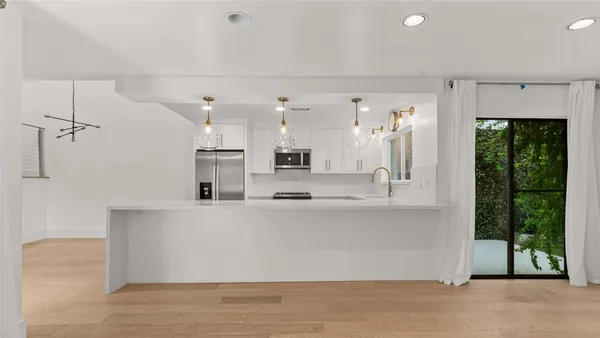 $2,800 | 1914 Augusta Drive, Unit 16, Houston, TX 77057