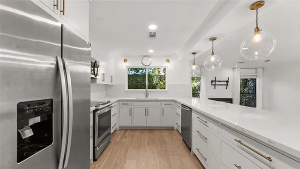 $2,800 | 1914 Augusta Drive, Unit 16, Houston, TX 77057