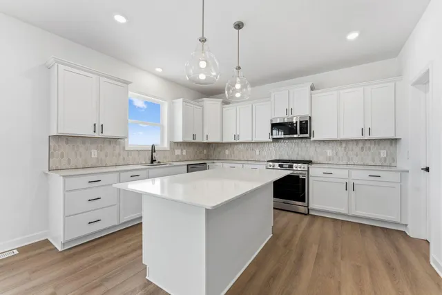 $559,960 | 8879 Periwinkle Boulevard, Woodbury, MN 55129