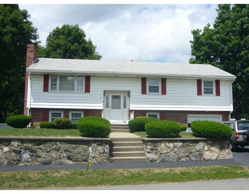 135 Kingston Road Waltham, MA 02451 - Photo 1 of 20