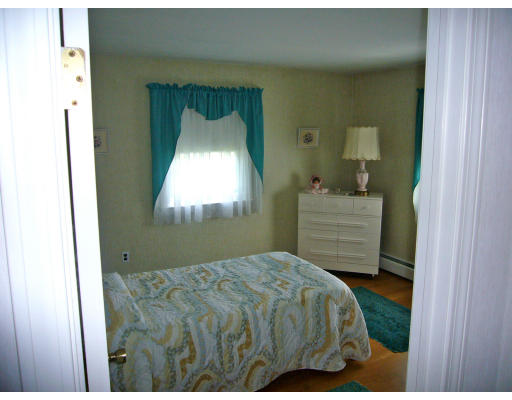 135 Kingston Road Waltham, MA 02451 - Photo 11 of 20