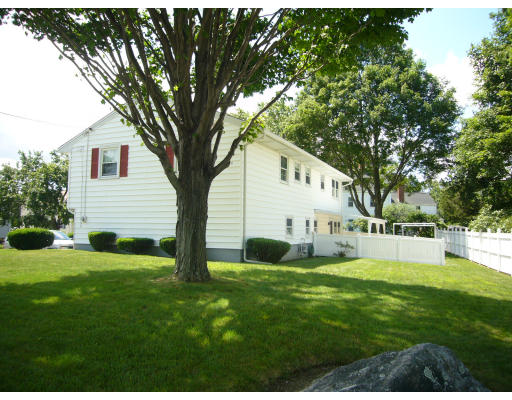 135 Kingston Road Waltham, MA 02451 - Photo 19 of 20