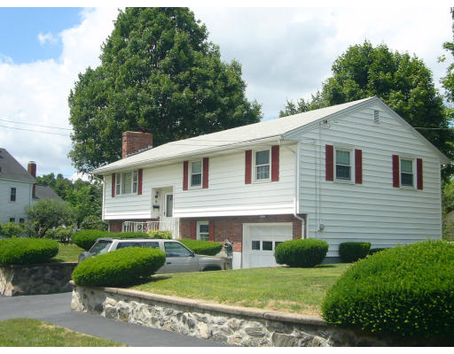 135 Kingston Road Waltham, MA 02451 - Photo 4 of 20